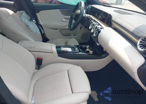 2024 Mercedes-Benz Cla 4Matic z USA, uszkodzony, nr VIN W1K5J4HB4RN456217